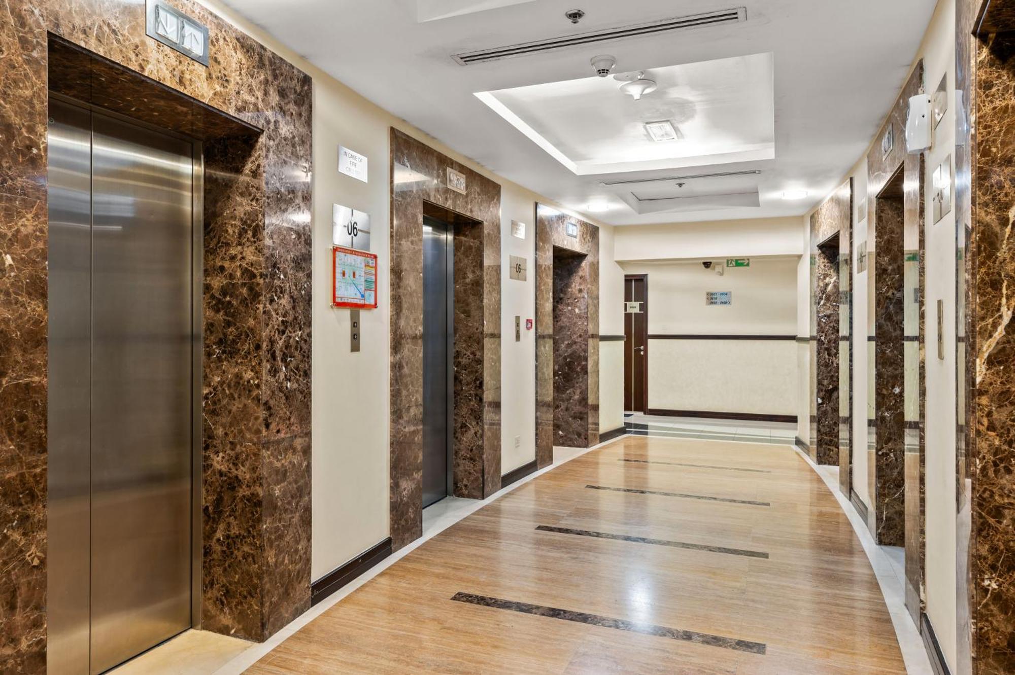 Upscale Studio Full Lake View In Goldcrest View Tower Dubai Exterior foto